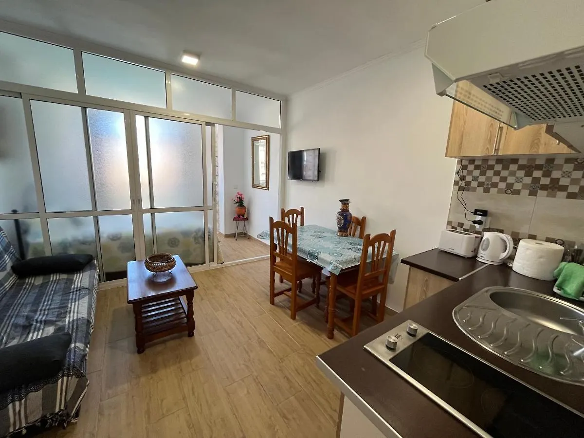 Vis3 - Estudio Con Wifi, Centro A 200 Metros, Playa A 850 Metros contacts